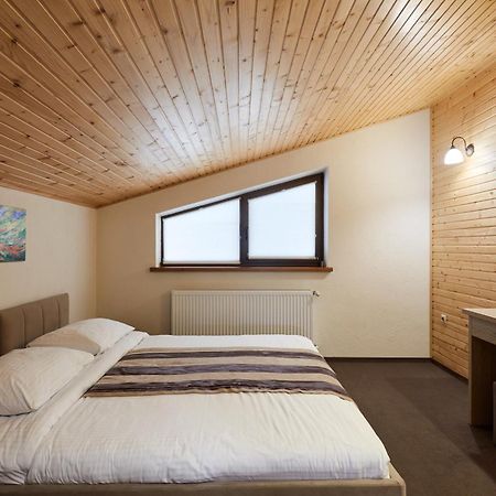 Graal Resort Bukovel Exteriör bild