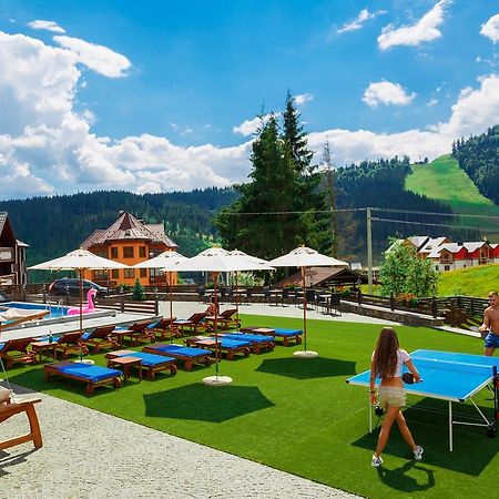 Graal Resort Bukovel Exteriör bild