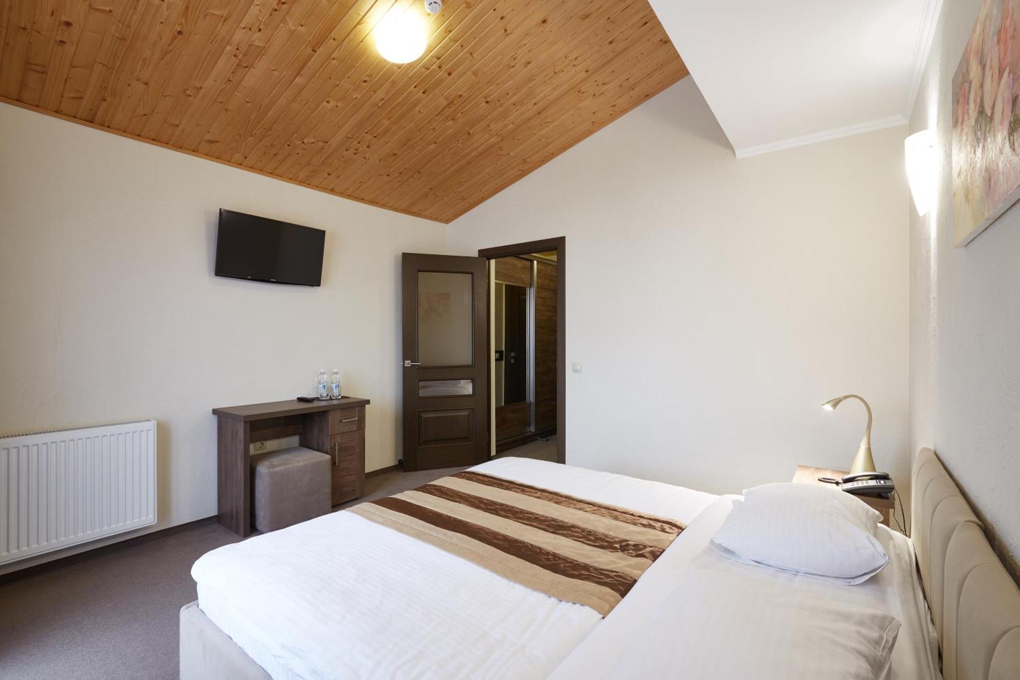 Graal Resort Bukovel Exteriör bild