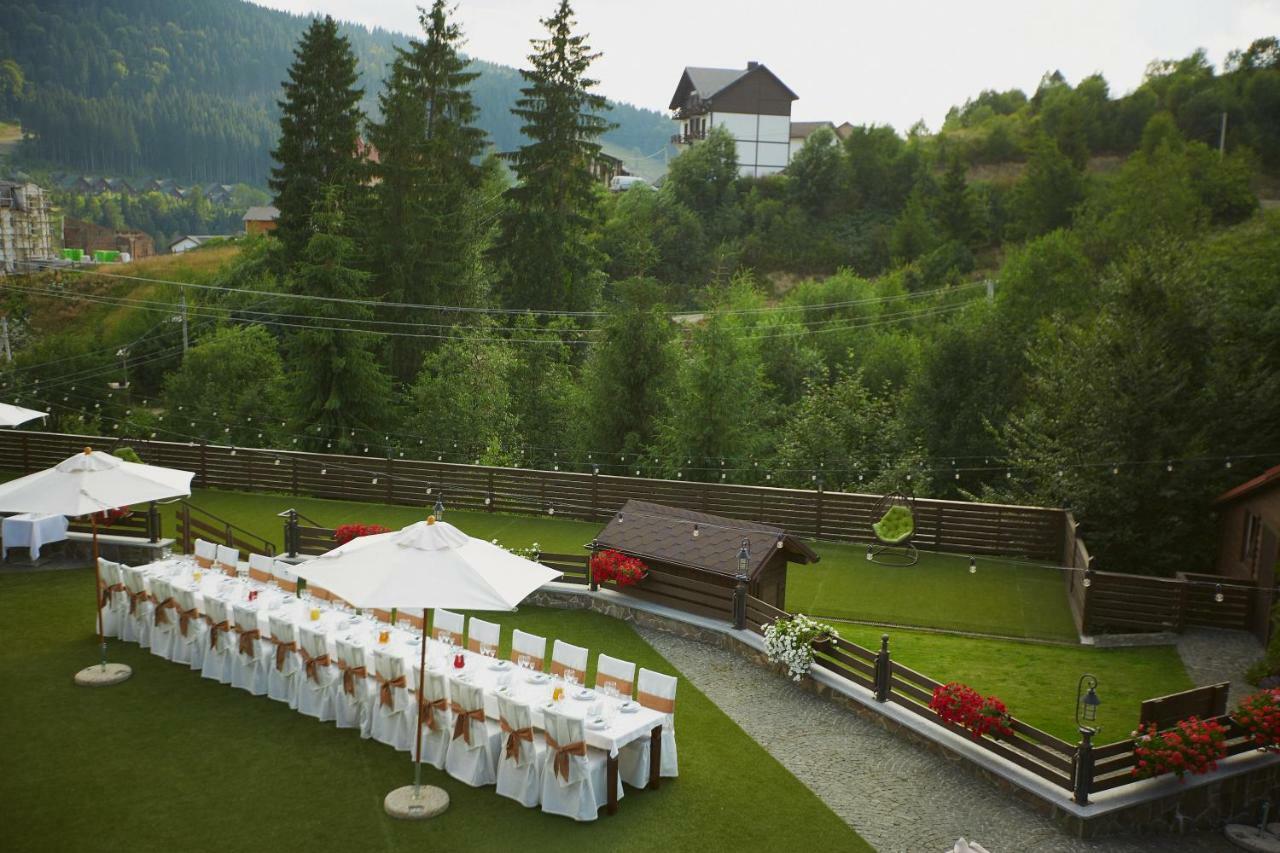 Graal Resort Bukovel Exteriör bild